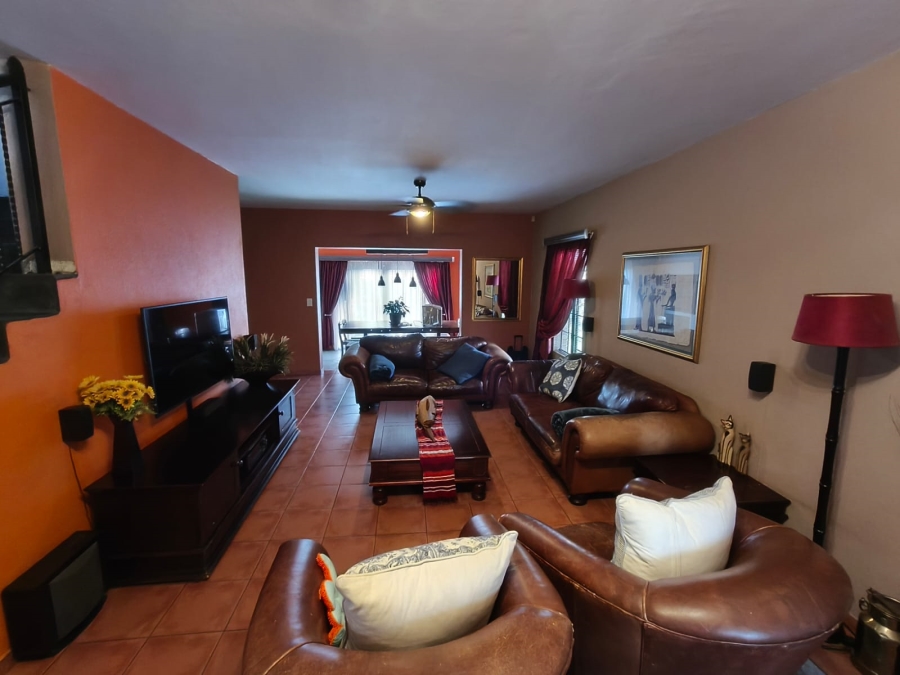 3 Bedroom Property for Sale in Safari Gardens North West